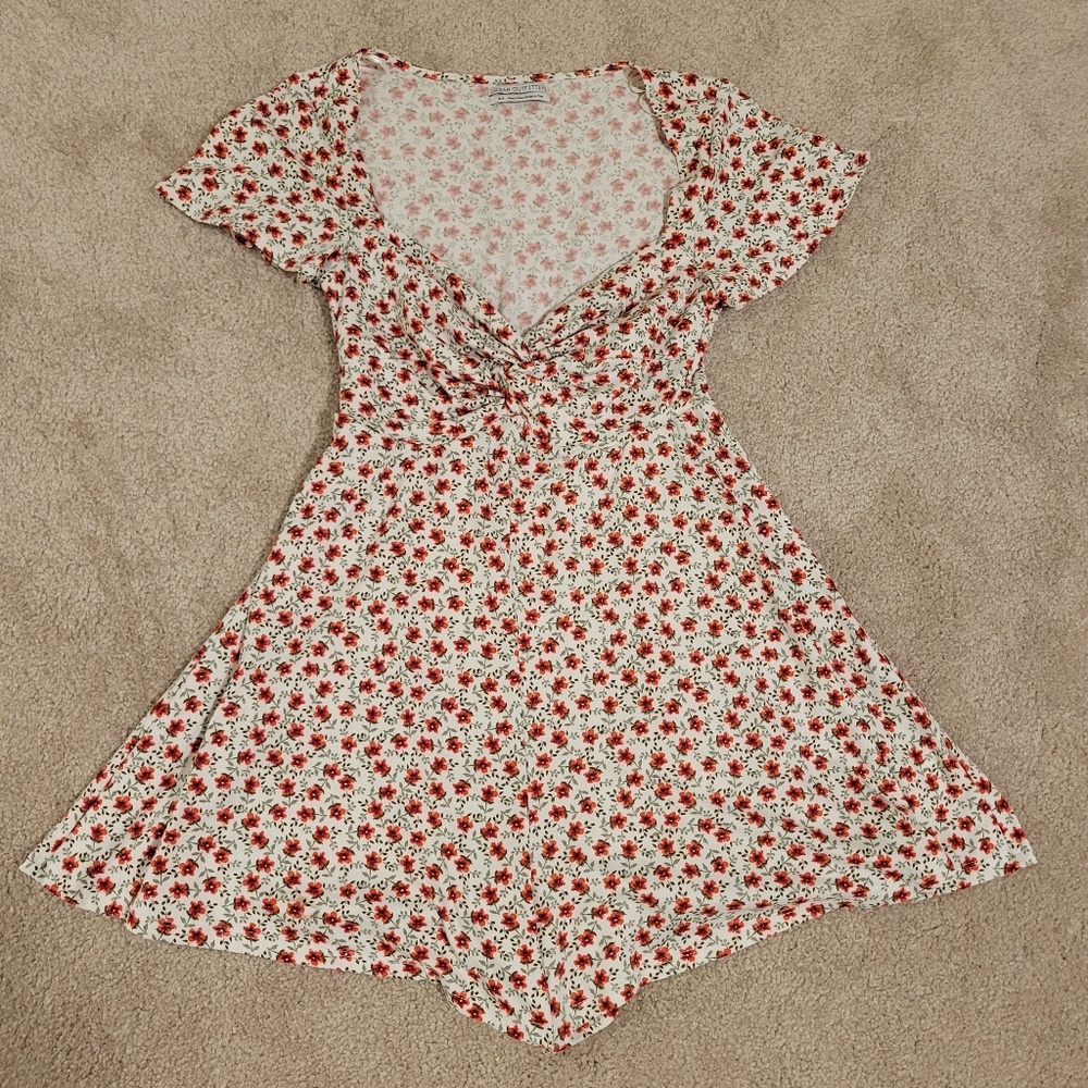 Urban Outfitters UO Twist-Front Red and White Floral Romper, Size S